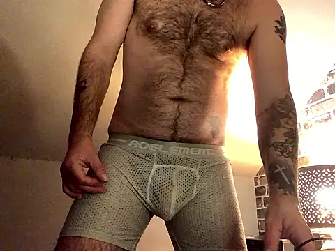 Snapshot of GhetTOfag_ chatting on December 2, 7:36 am GhetTOfag online show from December 2, 7:36 am