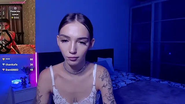 SophieCatty online show from October 19, 10:43 pm