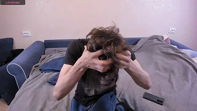 James Mills online show from February 13, 7:42 pm