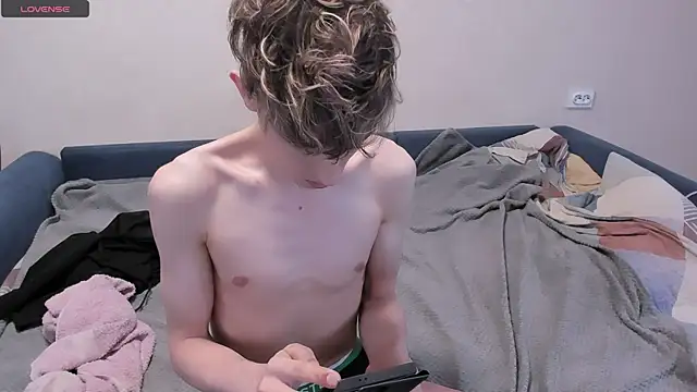 James Mills online show from March 15, 9:49 pm