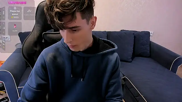 James Mills online show from September 19, 8:09 pm