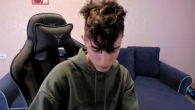 James Mills online show from October 25, 6:35 pm