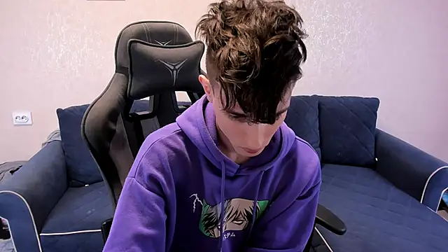 James Mills online show from October 28, 6:43 pm