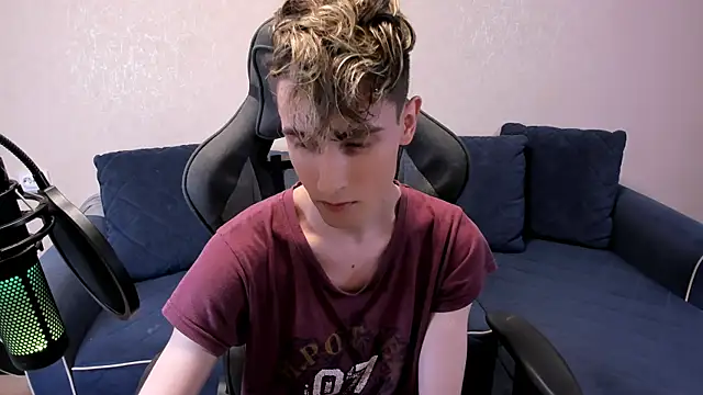 James Mills online show from November 7, 8:20 pm