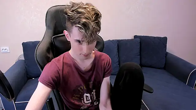 James Mills online show from November 8, 7:12 pm