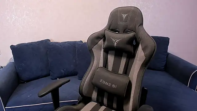 James Mills online show from November 12, 7:24 pm