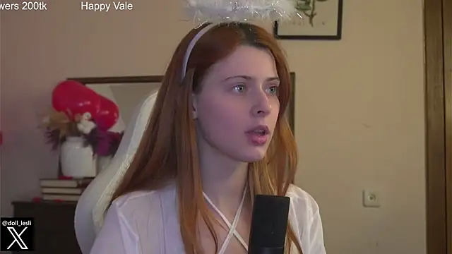 doll lesli online show from February 14, 9:10 pm