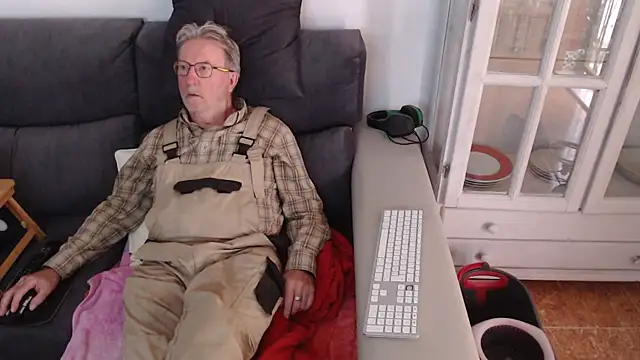 Nudelschwanz online show from February 21, 4:59 pm