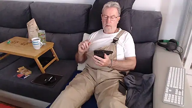 Nudelschwanz online show from March 8, 9:28 am