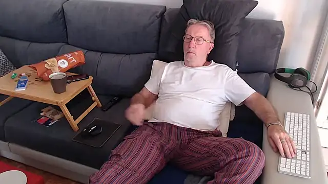 Nudelschwanz online show from March 11, 4:07 pm