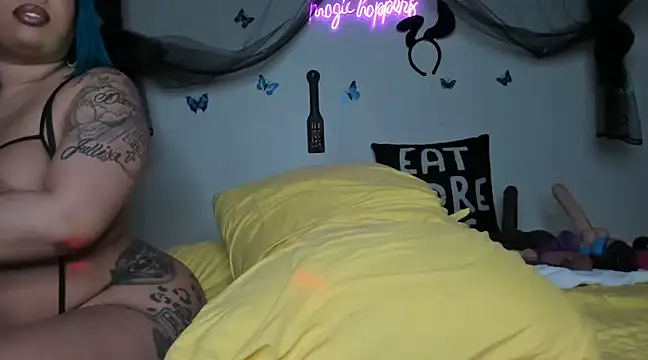 ThickAssRena online show from January 30, 8:11 am