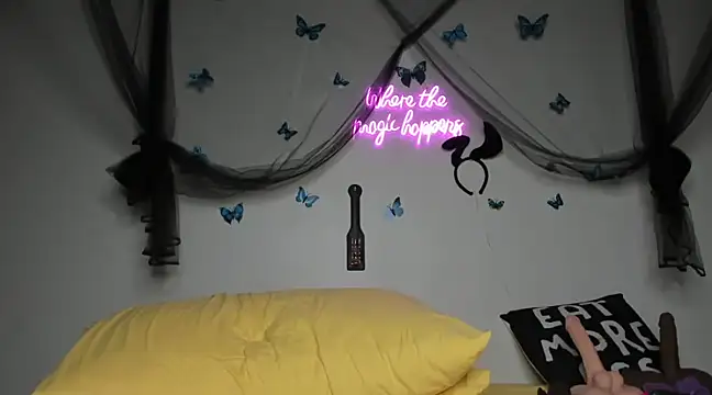 ThickAssRena online show from February 1, 10:13 pm