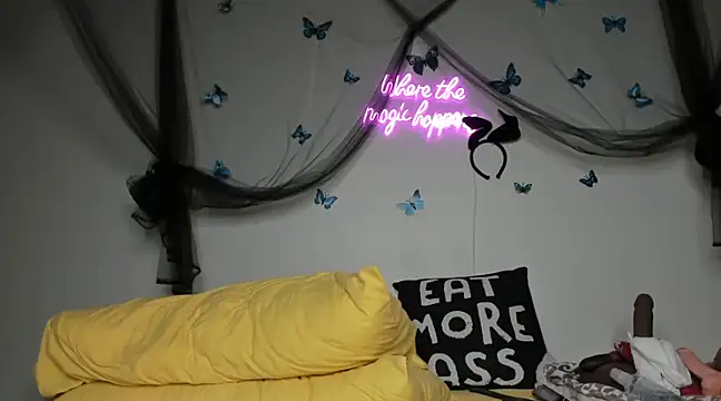 ThickAssRena online show from February 11, 4:35 pm