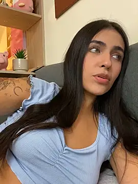 DaphneUwu online show from October 19, 1:39 am