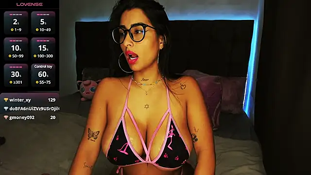 lovely violet13 online show from March 15, 5:04 pm