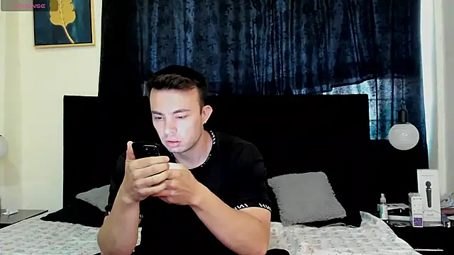 Snapshot of lissandthor13 chatting on November 19, 1:22 pm lissandthor13 online show from November 19, 1:22 pm