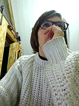 Snapshot of Lina_lou4 chatting on December 5, 4:34 pm Lina lou4 online show from December 5, 4:34 pm