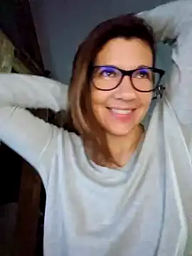 Snapshot of Lina_lou4 chatting on December 13, 7:25 am Lina lou4 online show from December 13, 7:25 am