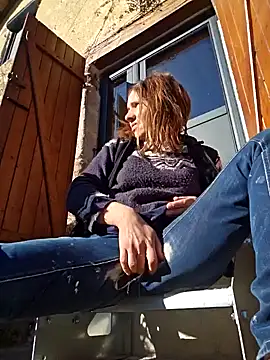 Snapshot of Lina_lou4 chatting on January 14, 12:35 pm Lina lou4 online show from January 14, 12:35 pm