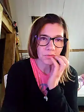 Snapshot of Lina_lou4 chatting on February 10, 10:09 am Lina lou4 online show from February 10, 10:09 am