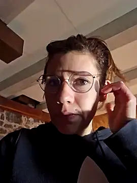 Snapshot of Lina_lou4 chatting on February 16, 9:59 am Lina lou4 online show from February 16, 9:59 am