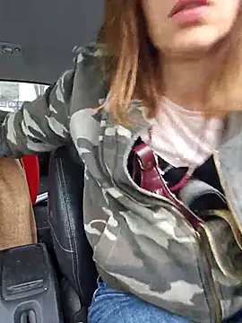 Snapshot of Lina_lou4 chatting on February 27, 12:13 pm Lina lou4 online show from February 27, 12:13 pm