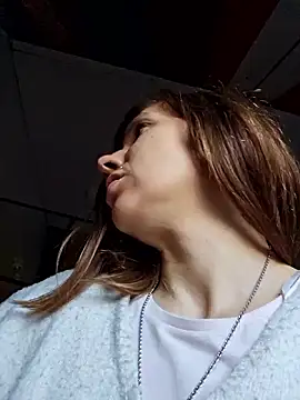 Snapshot of Lina_lou4 chatting on February 28, 8:20 am Lina lou4 online show from February 28, 8:20 am