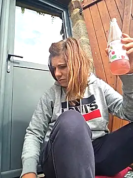 Snapshot of Lina_lou4 chatting on September 28, 9:25 am Lina lou4 online show from September 28, 9:25 am