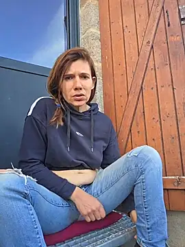 Snapshot of Lina_lou4 chatting on November 8, 3:23 pm Lina lou4 online show from November 8, 3:23 pm