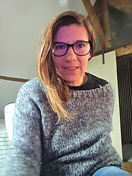 Snapshot of Lina_lou4 chatting on November 21, 12:48 pm Lina lou4 online show from November 21, 12:48 pm