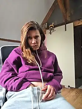 Snapshot of Lina_lou4 chatting on December 15, 12:53 pm Lina lou4 online show from December 15, 12:53 pm