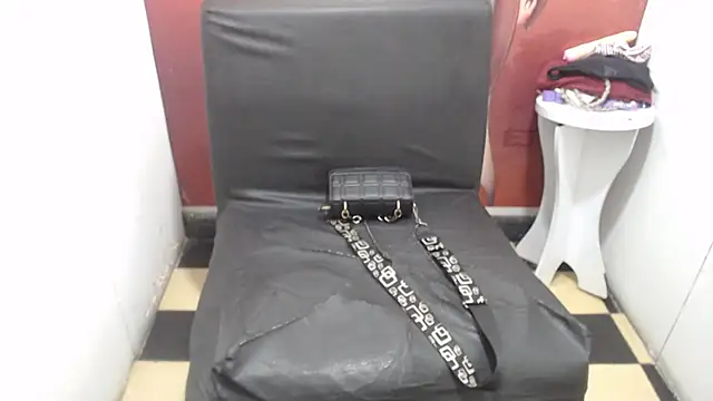 Laura hottt online show from October 17, 3:25 pm