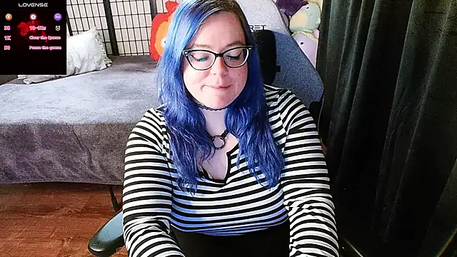 KiraSpitQueen online show from February 2, 5:32 am