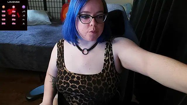 KiraSpitQueen online show from February 7, 3:34 am