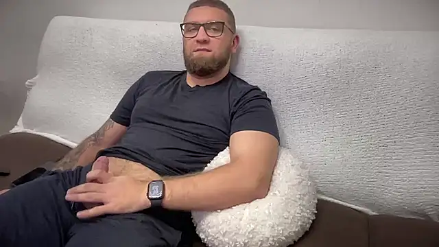 Snapshot of Bear_bear_ chatting on December 22, 10:36 pm Bear bear online show from December 22, 10:36 pm