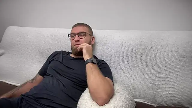 Snapshot of Bear_bear_ chatting on December 24, 12:33 am Bear bear online show from December 24, 12:33 am