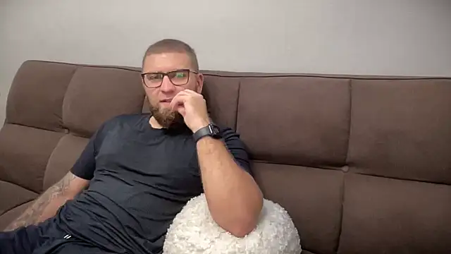 Snapshot of Bear_bear_ chatting on December 27, 6:46 am Bear bear online show from December 27, 6:46 am