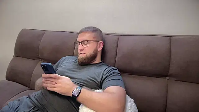 Snapshot of Bear_bear_ chatting on December 28, 10:03 am Bear bear online show from December 28, 10:03 am