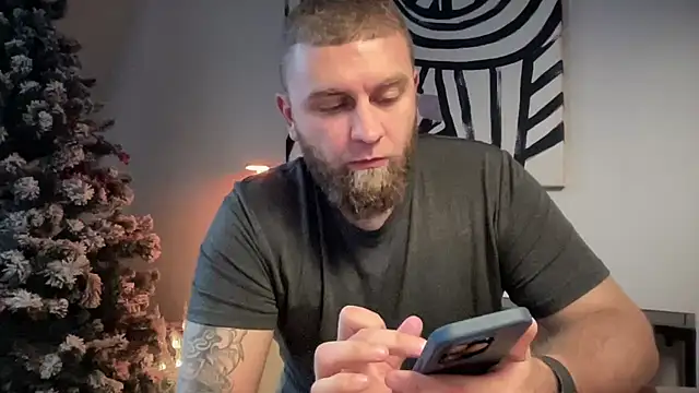 Snapshot of Bear_bear_ chatting on December 29, 12:23 pm Bear bear online show from December 29, 12:23 pm