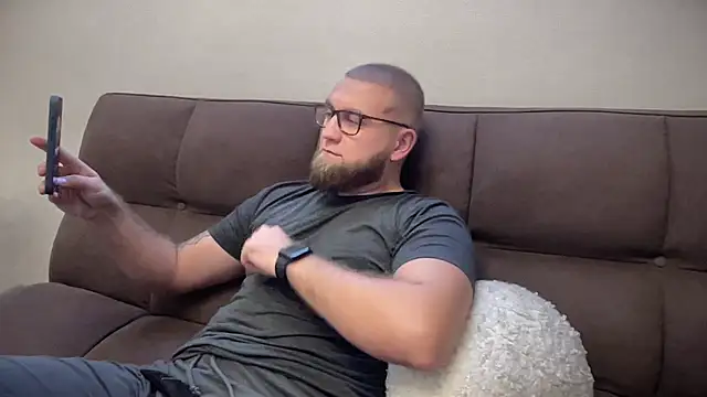 Snapshot of Bear_bear_ chatting on December 30, 12:20 pm Bear bear online show from December 30, 12:20 pm