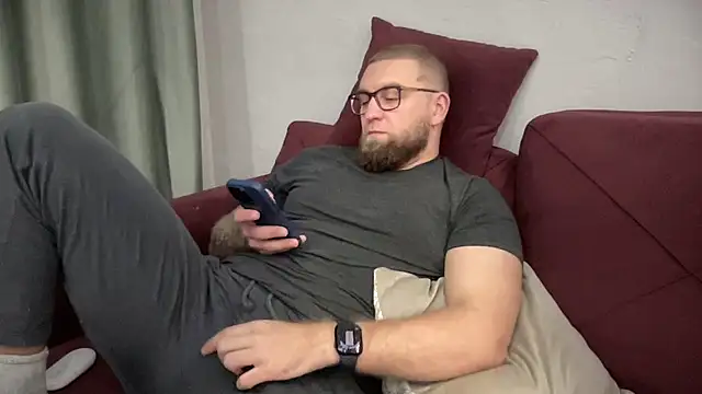 Snapshot of Bear_bear_ chatting on February 2, 3:17 pm Bear bear online show from February 2, 3:17 pm