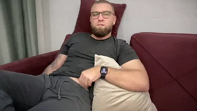 Snapshot of Bear_bear_ chatting on February 3, 3:38 pm Bear bear online show from February 3, 3:38 pm