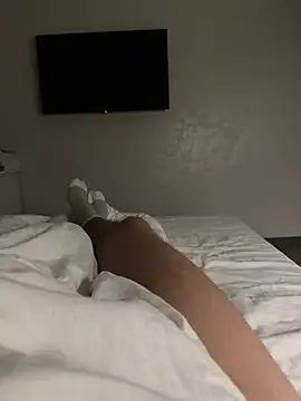 Snapshot of Bear_bear_ chatting on February 11, 9:35 pm Bear bear online show from February 11, 9:35 pm