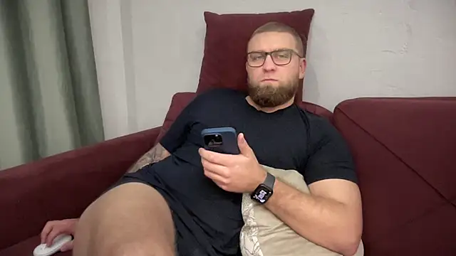 Snapshot of Bear_bear_ chatting on February 12, 3:38 pm Bear bear online show from February 12, 3:38 pm