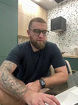 Snapshot of Bear_bear_ chatting on February 14, 1:29 pm Bear bear online show from February 14, 1:29 pm