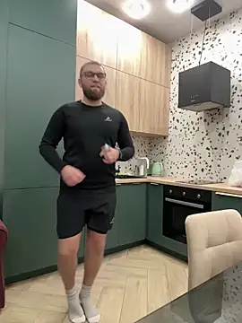 Snapshot of Bear_bear_ chatting on February 27, 5:04 pm Bear bear online show from February 27, 5:04 pm