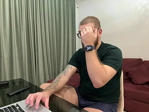 Snapshot of Bear_bear_ chatting on March 6, 2:19 am Bear bear online show from March 6, 2:19 am