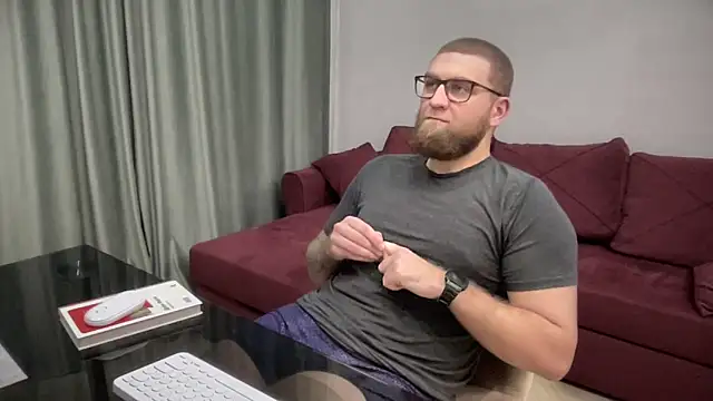 Snapshot of Bear_bear_ chatting on March 9, 5:28 pm Bear bear online show from March 9, 5:28 pm