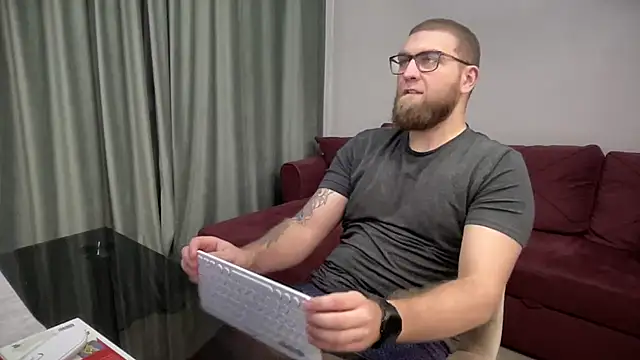 Snapshot of Bear_bear_ chatting on March 10, 4:35 pm Bear bear online show from March 10, 4:35 pm