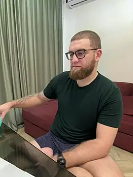 Snapshot of Bear_bear_ chatting on March 12, 7:24 am Bear bear online show from March 12, 7:24 am